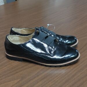 Me Too Women's Black Patent Leather Shoes 6.5